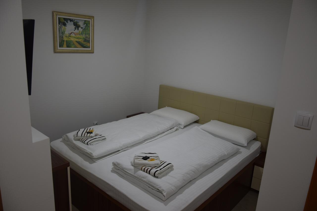Guest House Agropapuk Šid Esterno foto